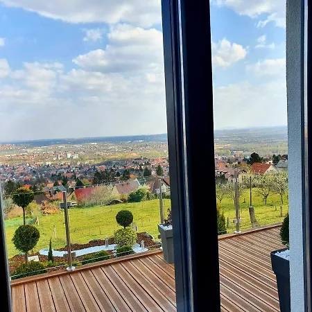 לינה וארוחת בוקר Bagoly Wellness 4*